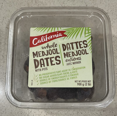 Medjool dates with pits
